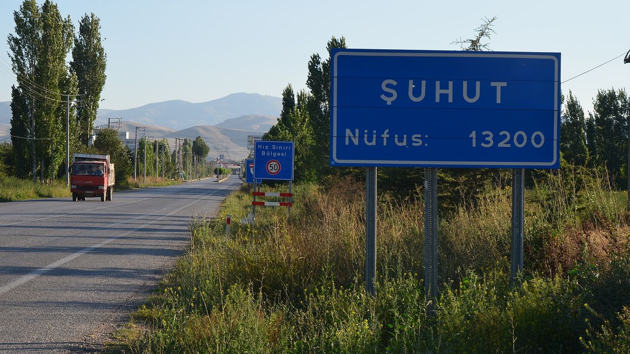 Şuhut nerede